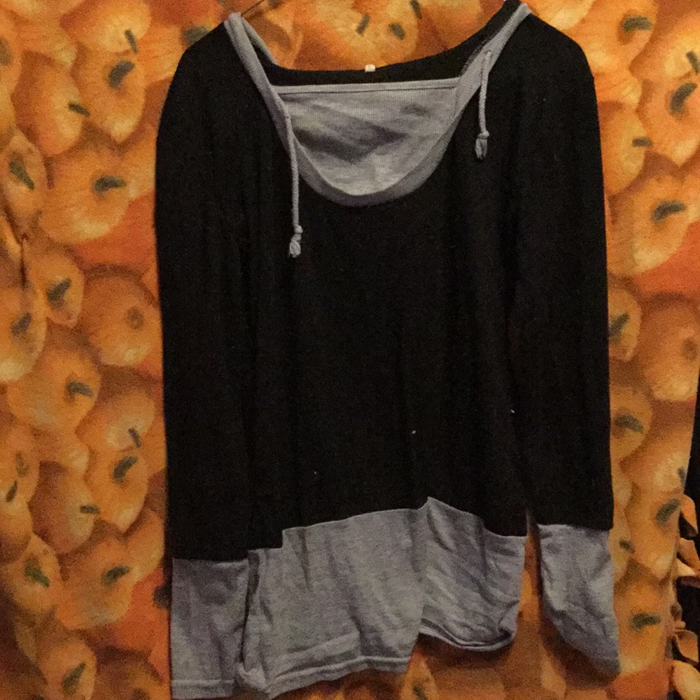 Hooded shirt